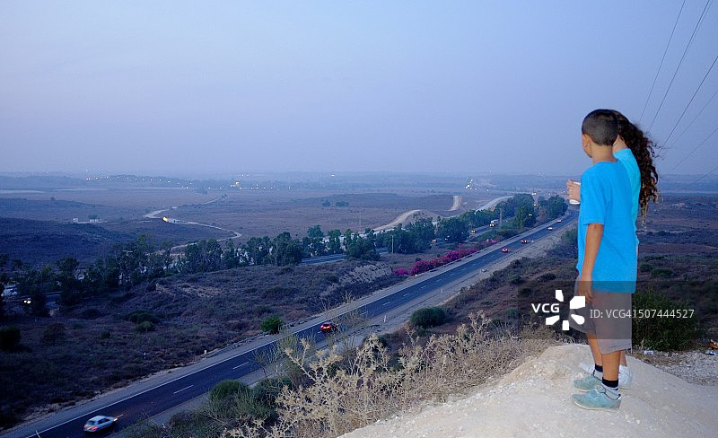 内盖夫西部斯德洛特，面向加沙地带图片素材