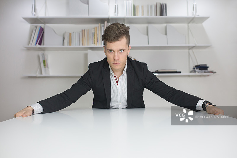 坚定而雄心勃勃图片素材