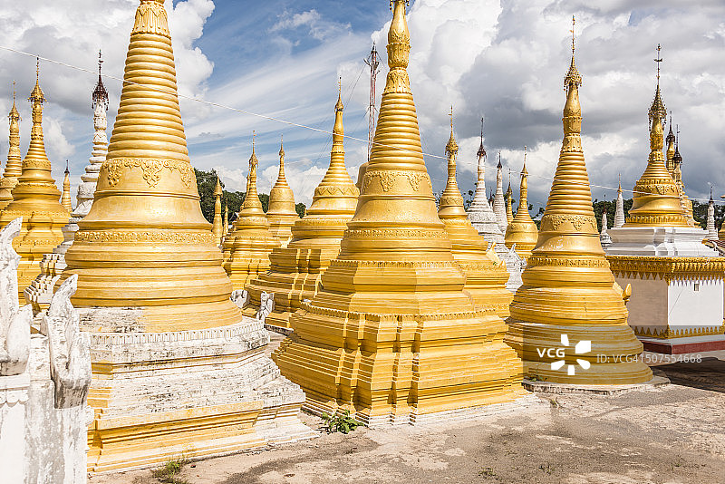 缅甸金色寺庙图片素材