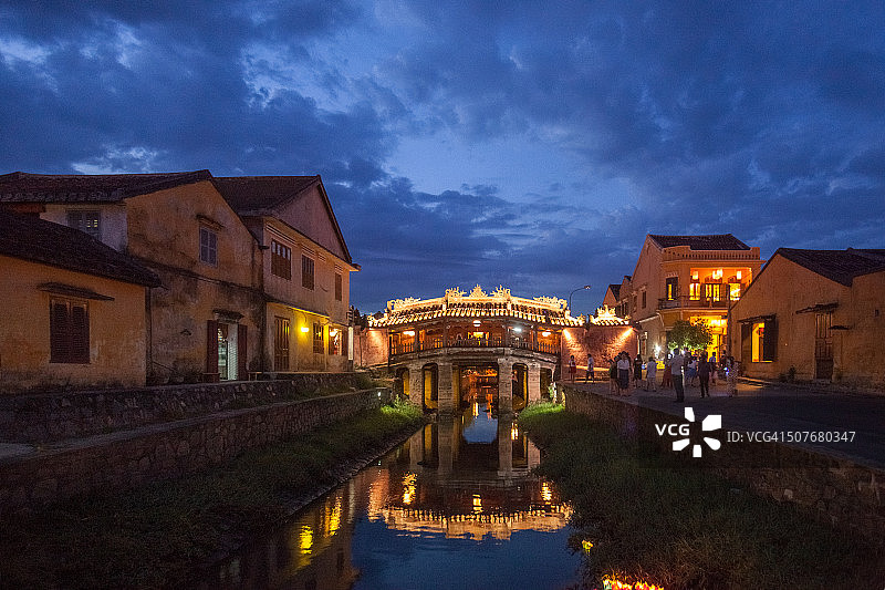 越南会安的日式桥梁（黄昏）图片素材