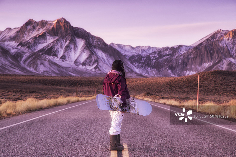 滑雪者渴望滑雪图片素材