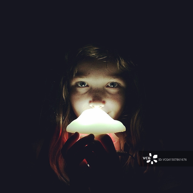 蘑菇小夜灯图片素材