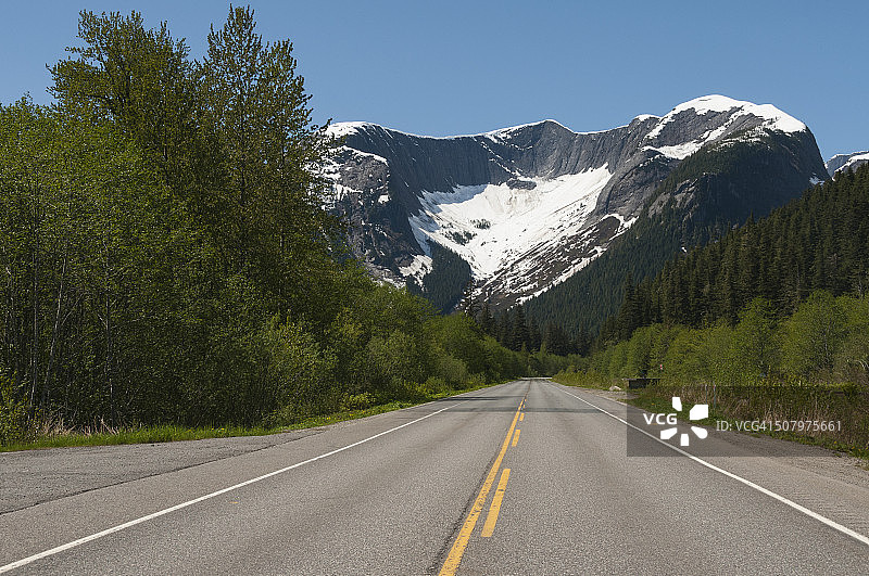 斯基纳河沿岸风光，黄head公路图片素材