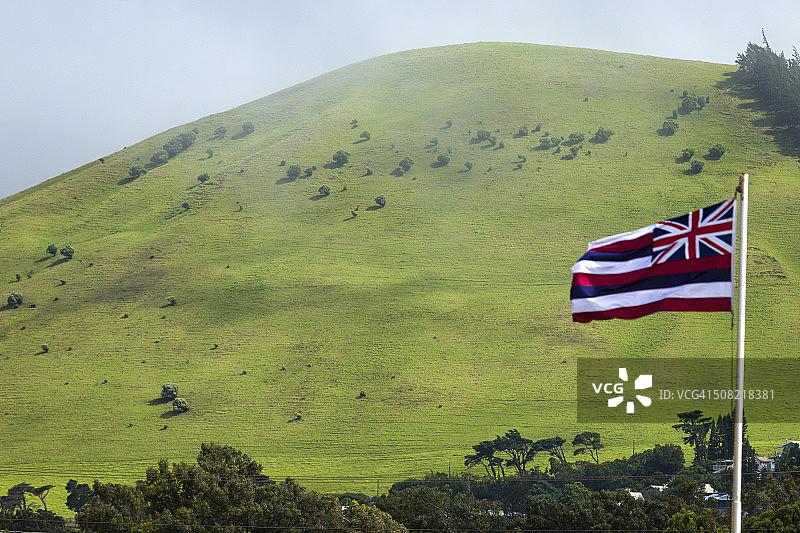 夏威夷旗帜和威美亚火山锥图片素材