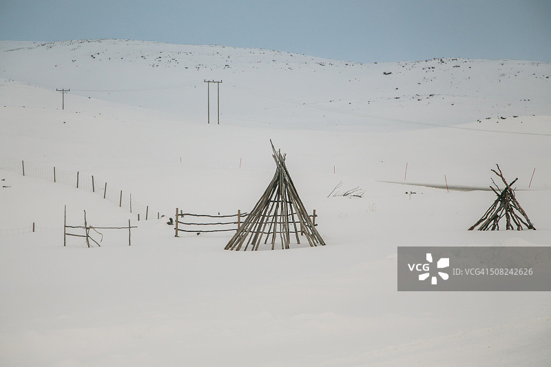 挪威芬马克郡马格罗亚岛的乡村极地风光图片素材