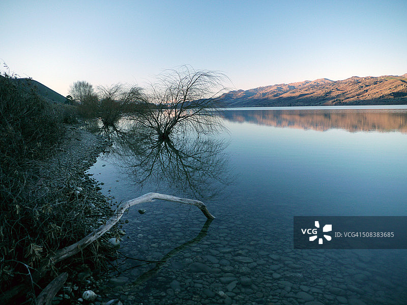 仲冬湖图片素材