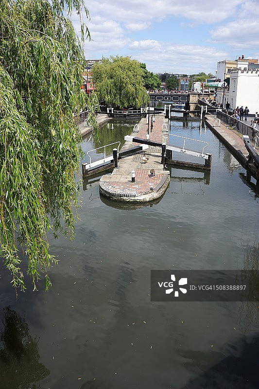 摄政运河上的卡姆登锁图片素材