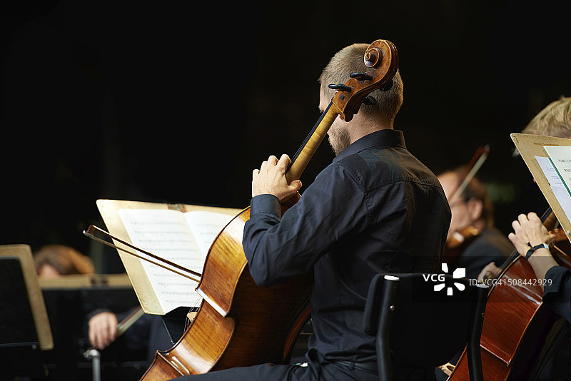 来点古典音乐图片素材