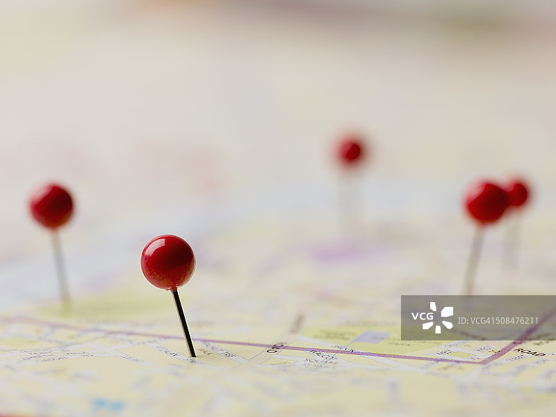 地图上的红色图钉图片素材
