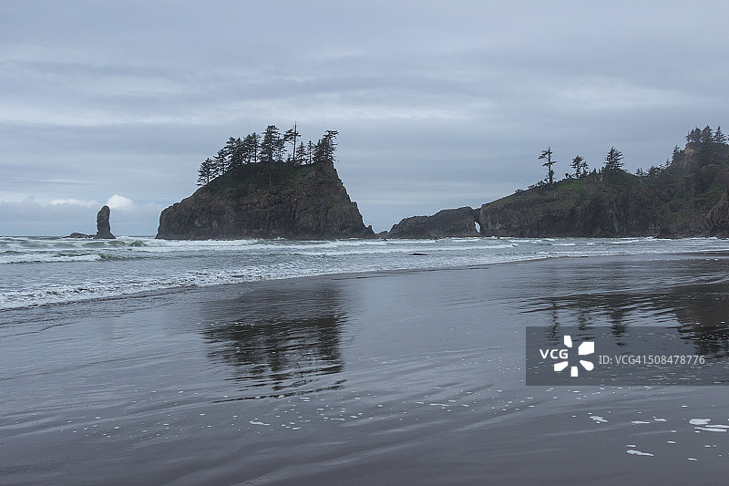第二海滩上的岩层图片素材