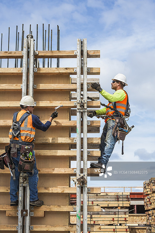 建筑工地上的工人图片素材