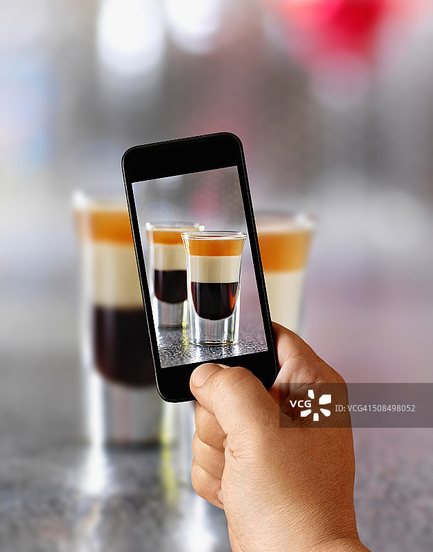 酒吧内B-52射手的手机摄影图片素材