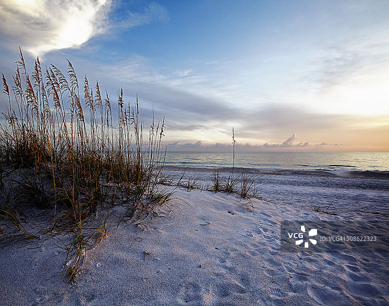 远处的暴风线图片素材