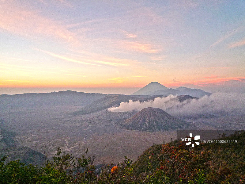 布罗莫火山日出图片素材