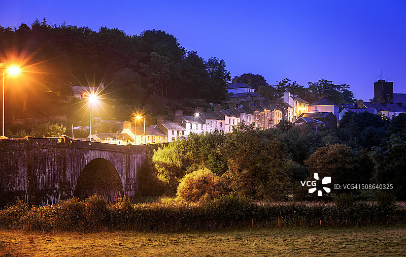 兰迪洛的桥梁和房屋图片素材