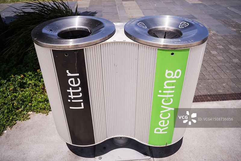 新西兰奥克兰街道上的垃圾回收箱图片素材