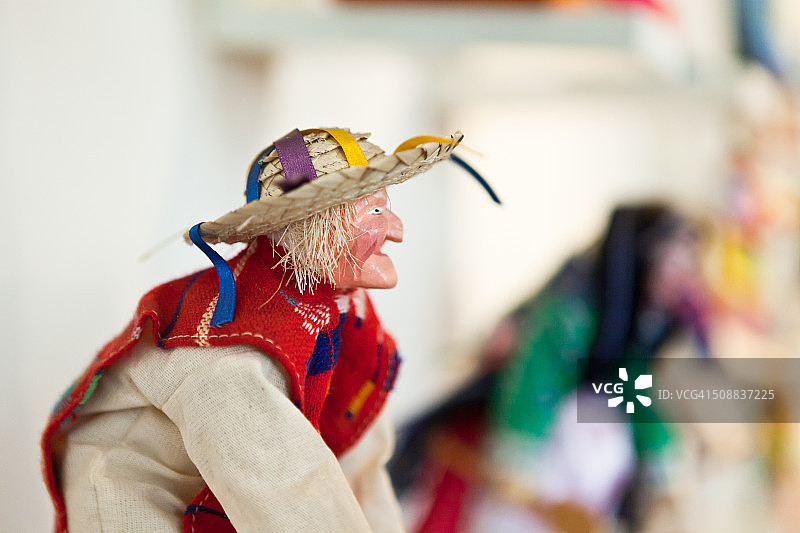墨西哥米却肯传统玩偶图片素材