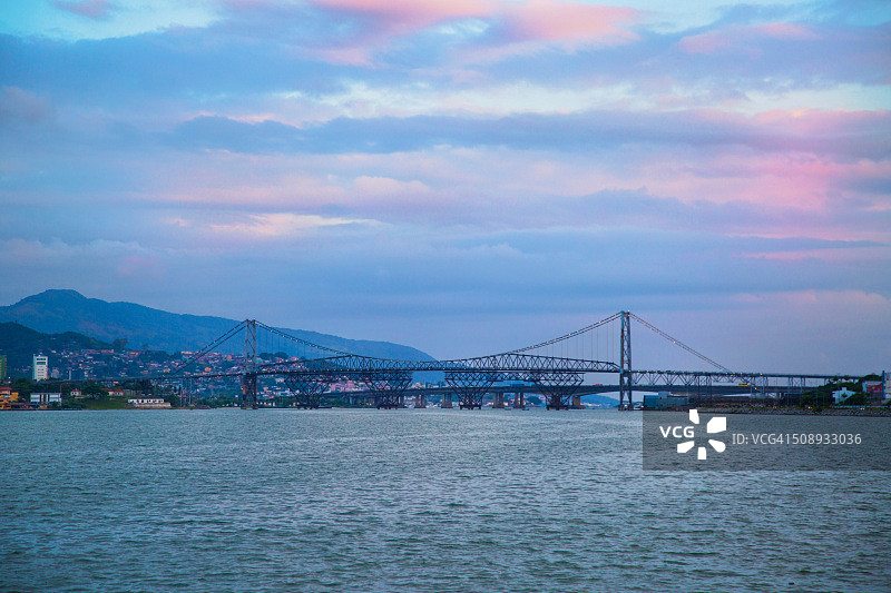 埃尔西利乌·卢斯大桥，巴西弗洛里亚诺波利斯图片素材