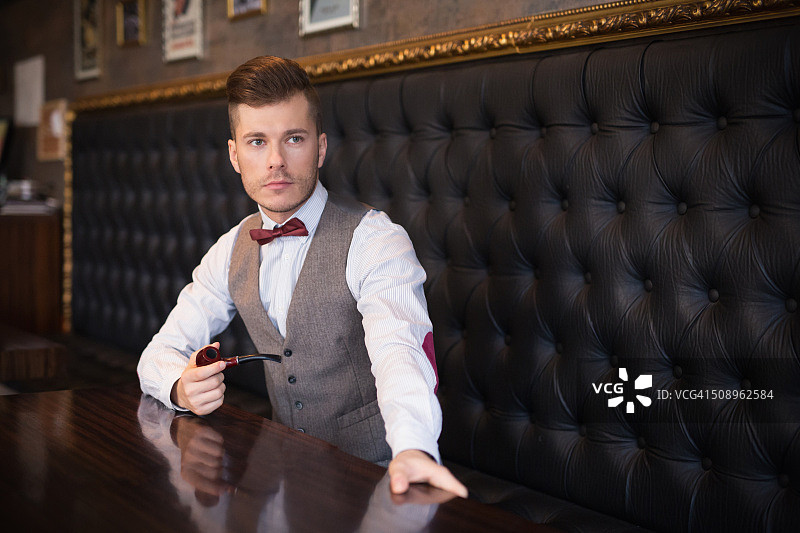 富有品位的男人图片素材
