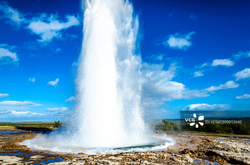 斯特罗库尔间歇泉图片素材