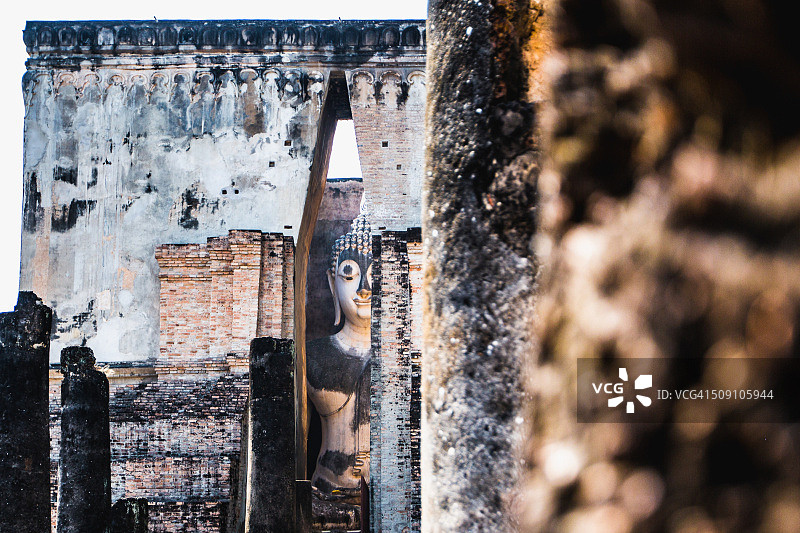 素可泰府西春寺与巨型佛像图片素材