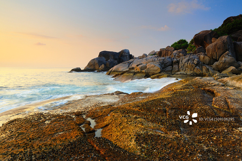 泰国斯米兰群岛美丽的海岸风光图片素材