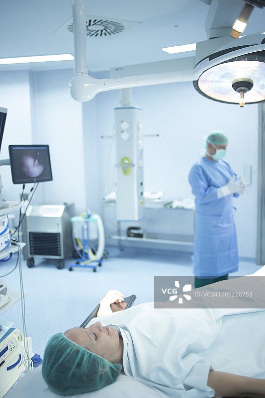 创伤外科手术住院病人图片素材