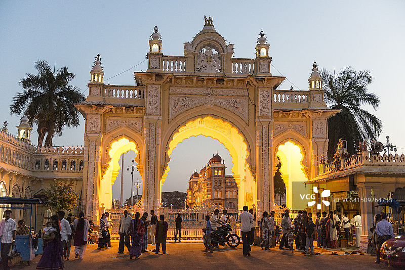 印度卡纳塔克邦迈索尔皇宫入口图片素材