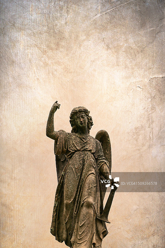 吹小号的天使图片素材