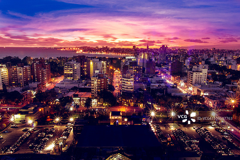 日落时分的乌拉圭蒙得维的亚景色图片素材
