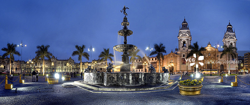 利马大教堂喷泉全景图片素材