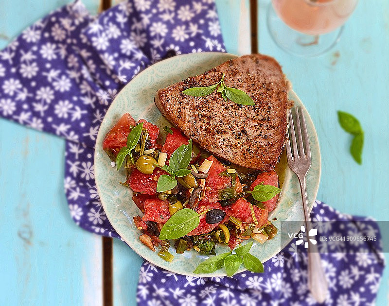 蔬菜金枪鱼排图片素材