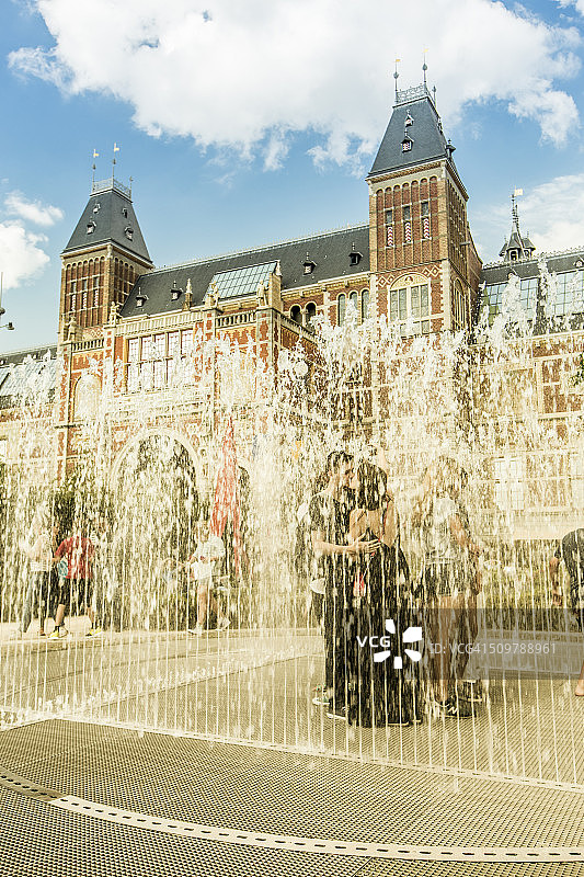 阿姆斯特丹国家博物馆花园及喷泉图片素材