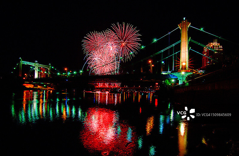 目标水上烟花图片素材