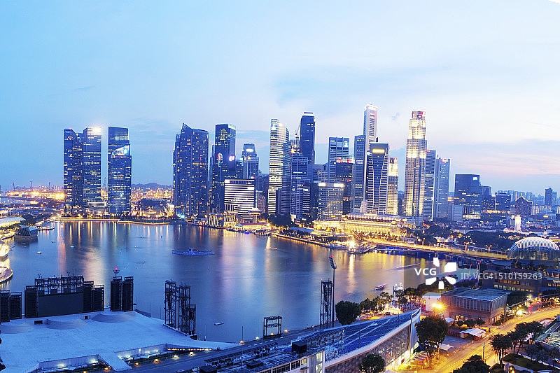 夜间城市天际线景观图片素材