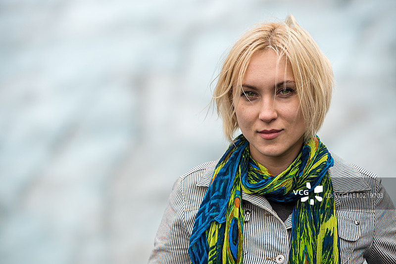 寒冷而自信图片素材