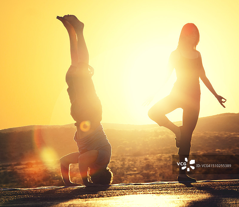 摆个姿势图片素材