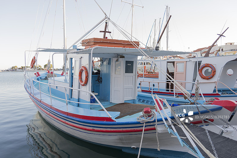 毕达哥利翁的希腊传统渔船图片素材