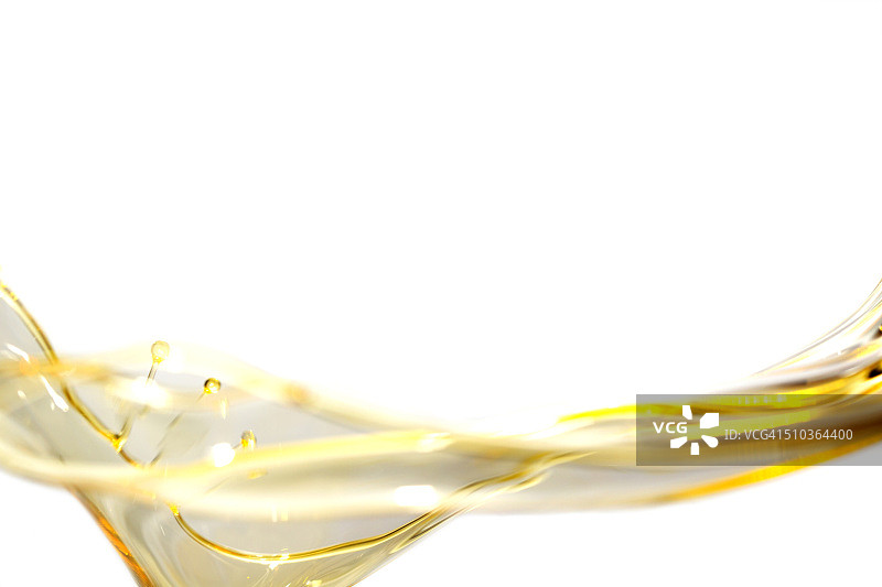 白色背景下的活跃油 Splash图片素材