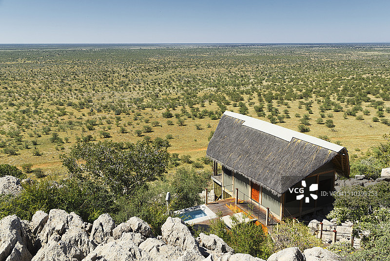 埃托沙国家公园萨凡纳上的小屋图片素材