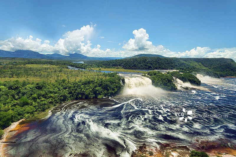 委内瑞拉卡奈马国家公园的天使瀑布图片素材