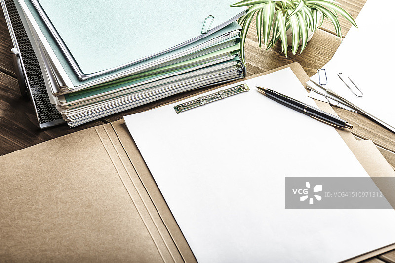 桌子上。图片素材