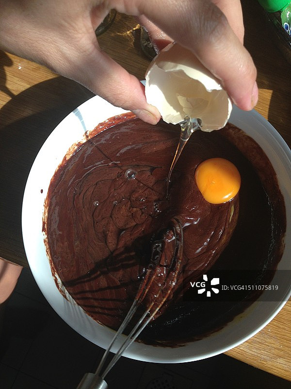 第一人称视角下的烹饪图片素材