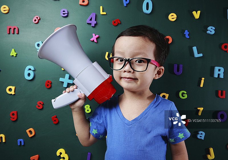 可爱的亚洲孩子图片素材