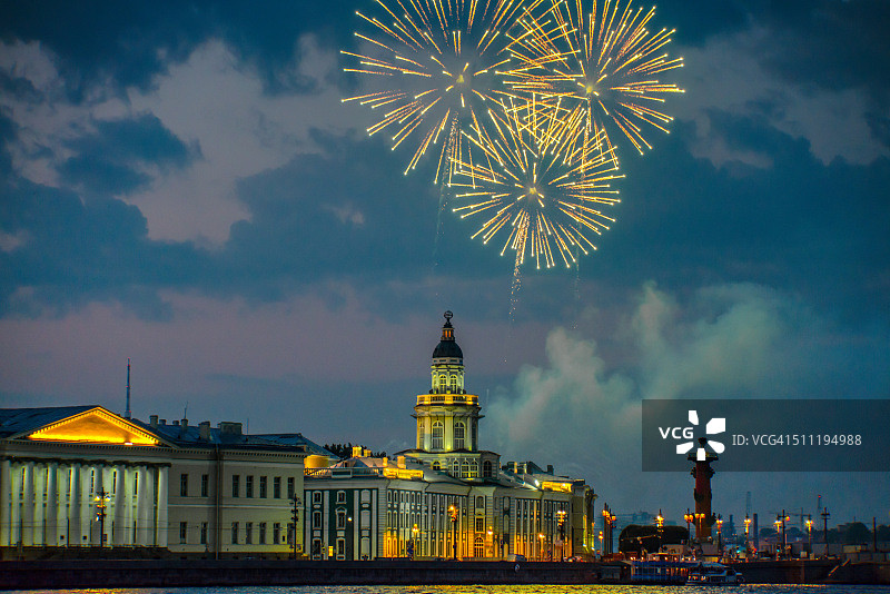 俄罗斯圣彼得堡涅瓦河烟花图片素材