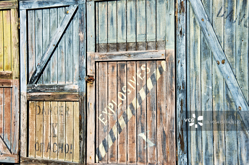 装在木箱内的炸药图片素材