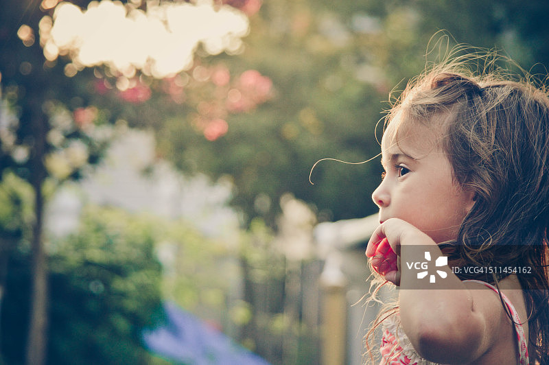 年轻女孩园艺图片素材