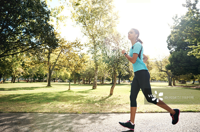 很简单，跑起来图片素材