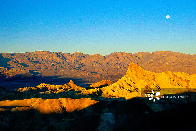 日出时分的扎布里斯基角与月亮图片素材