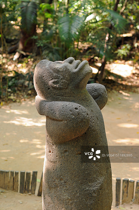 墨西哥拉文塔的奥尔梅克猴子雕像图片素材